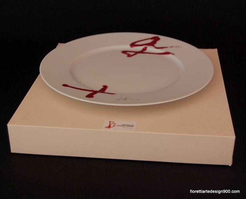 grande piatto porcellana Antoni Tàpies fondazione Barcellona